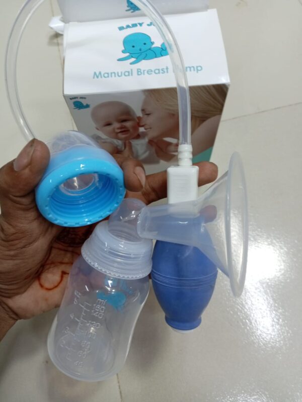 breastfeeding baby milk suction feeding newborn