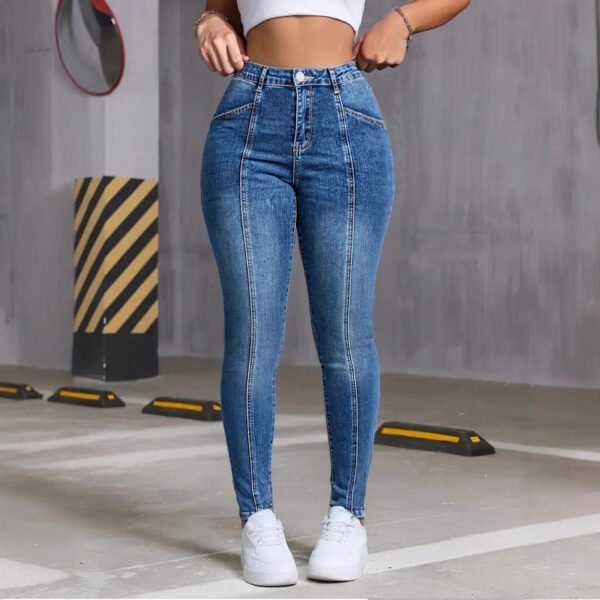 Womens Slim-Fit Patchwork Denim Jeans With Exposed Seams And Three-Dimensional Tailoring 7150168d 76db 418f 8568 d8e760e0799c.jpg
